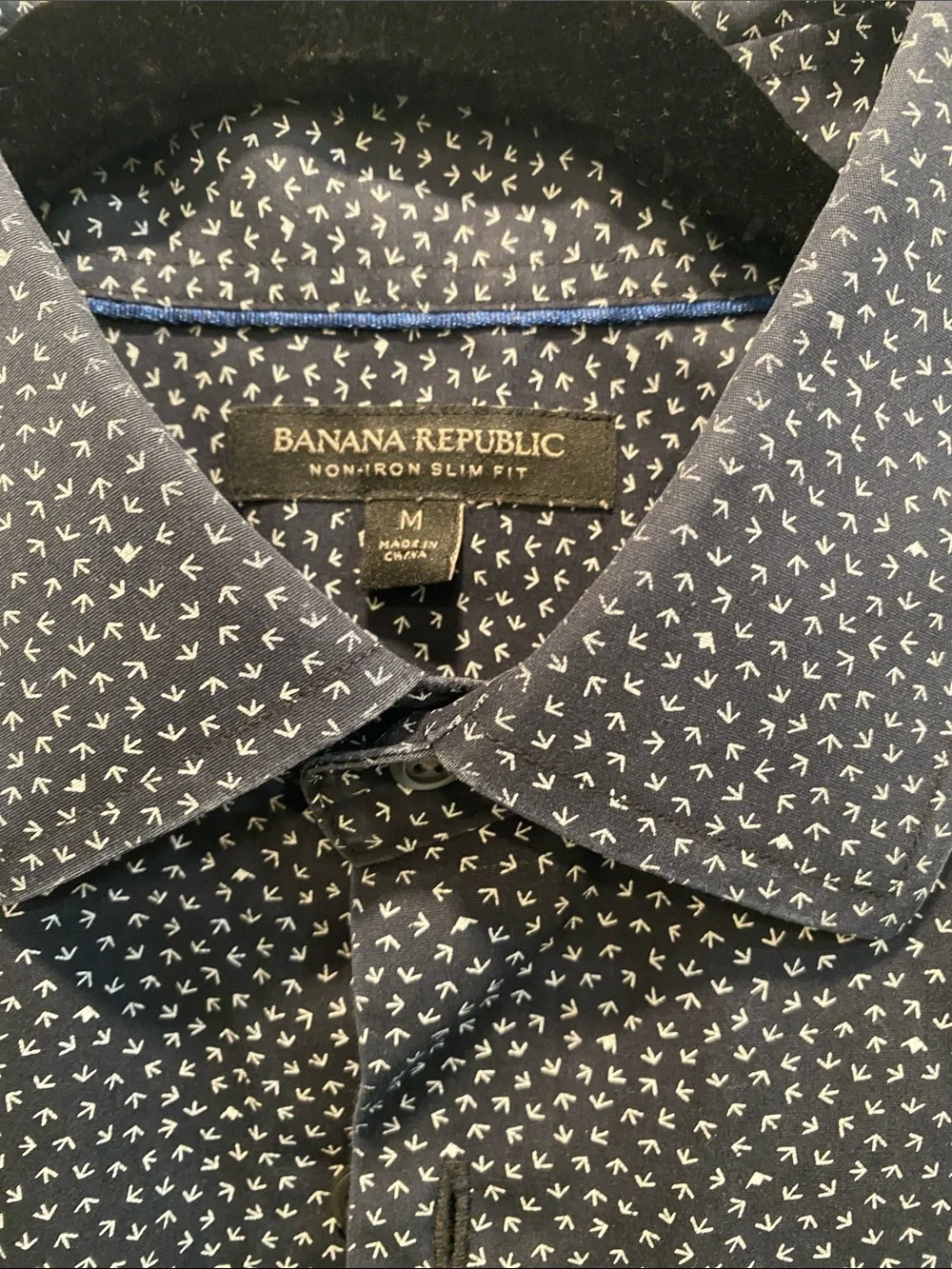 Black with white print Banana Republic non-iron slim fit men’s shirt